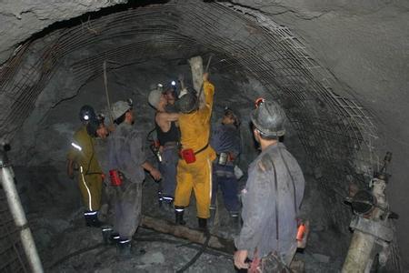 白玉工程爆破中的危险因素分析以及应对工程爆破危险的措施
